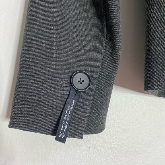 🔥SALE! NEW w tags Classic Grey Fitted Blazer - Picture 3 of 7